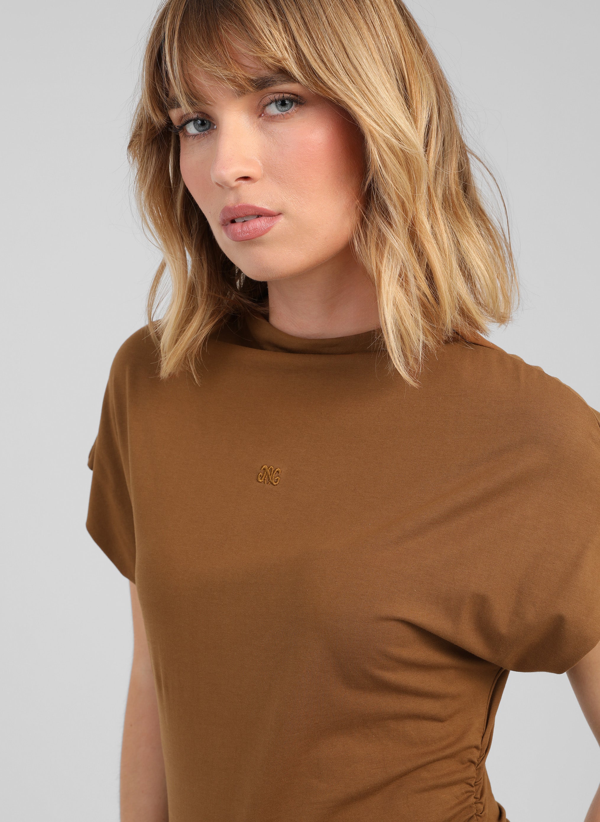 CAMISETA ARMANDO color galleta