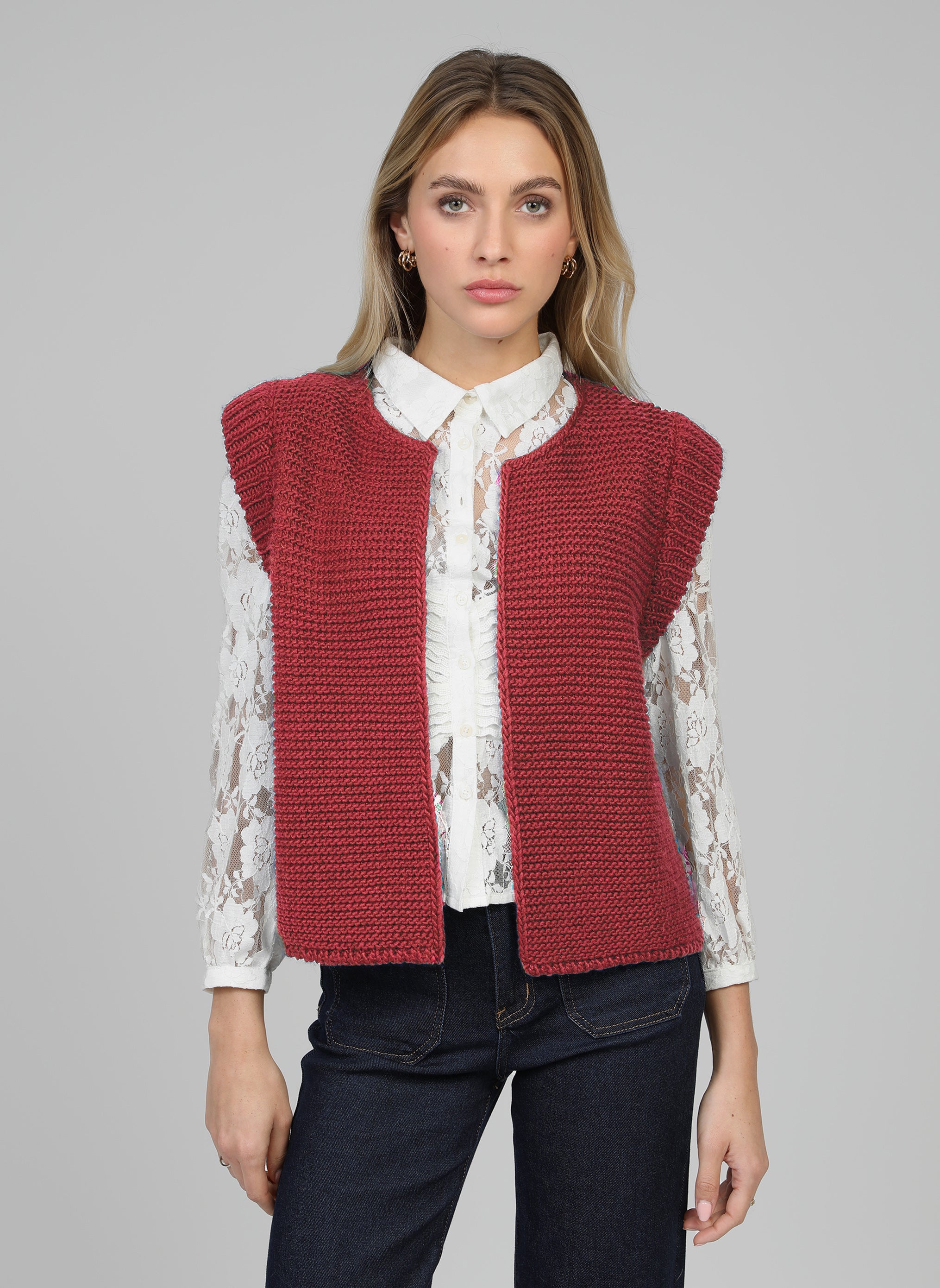 LEGRINGOU SLEEVELESS CARDIGAN in red