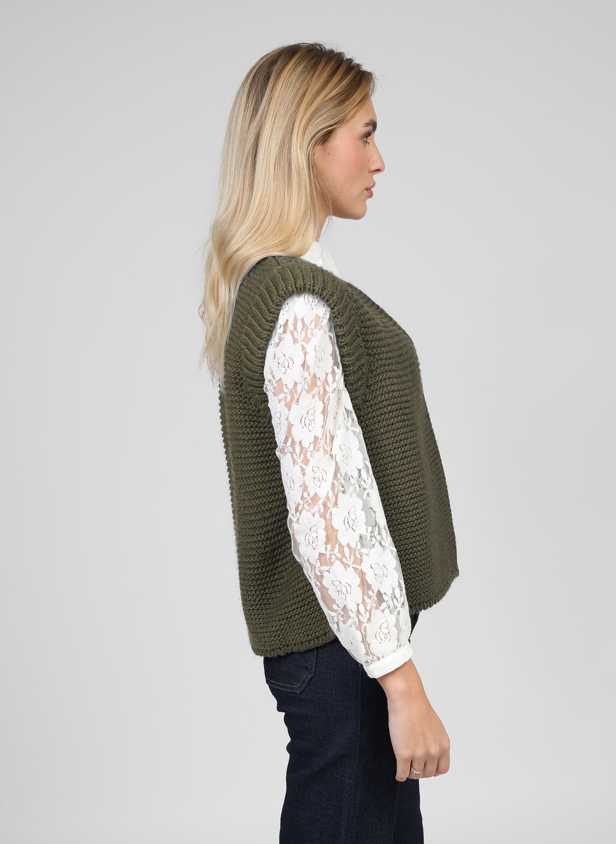 LEGRINGOU Sleeveless Military-Style Cardigan