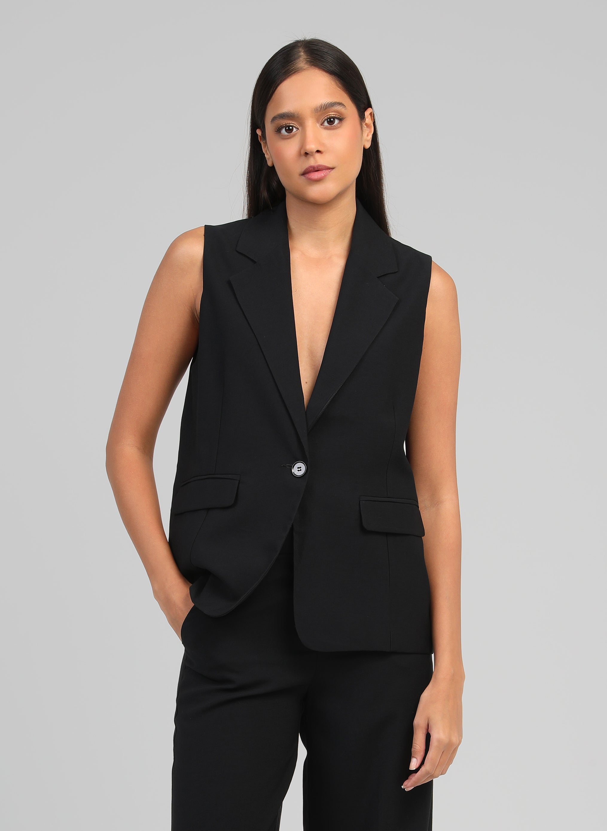 ZAKARITA Sleeveless Jacket, Black