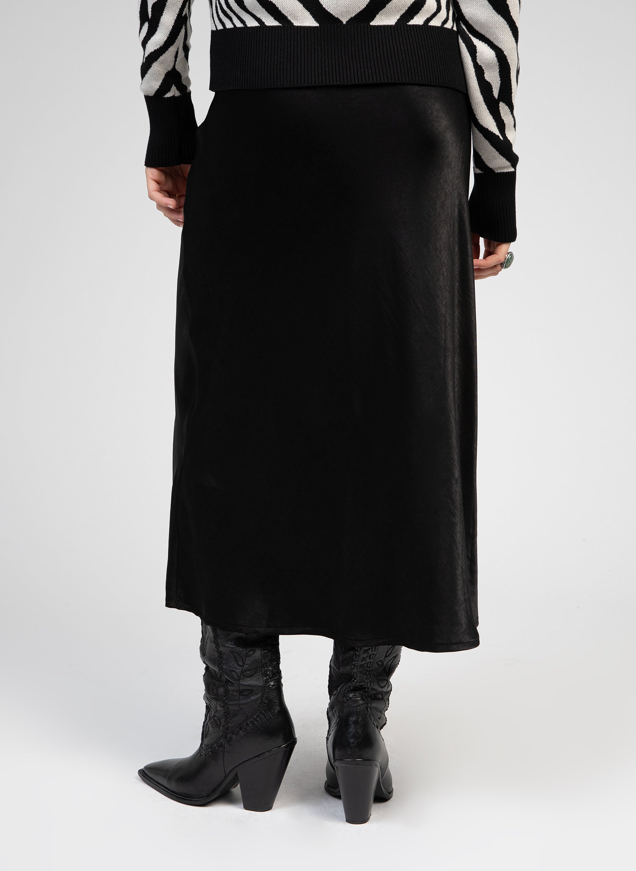 FALDA GALVINA MIDI negra