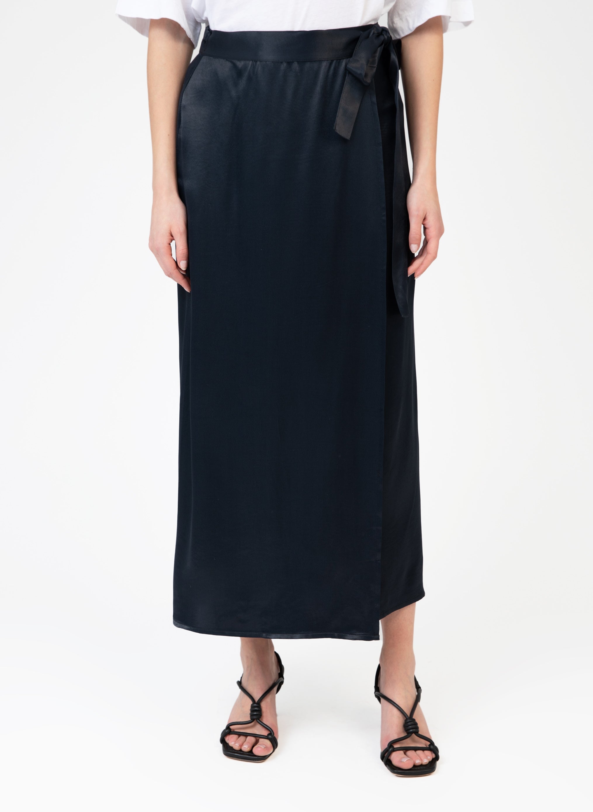 GIA MIDI SKIRT black