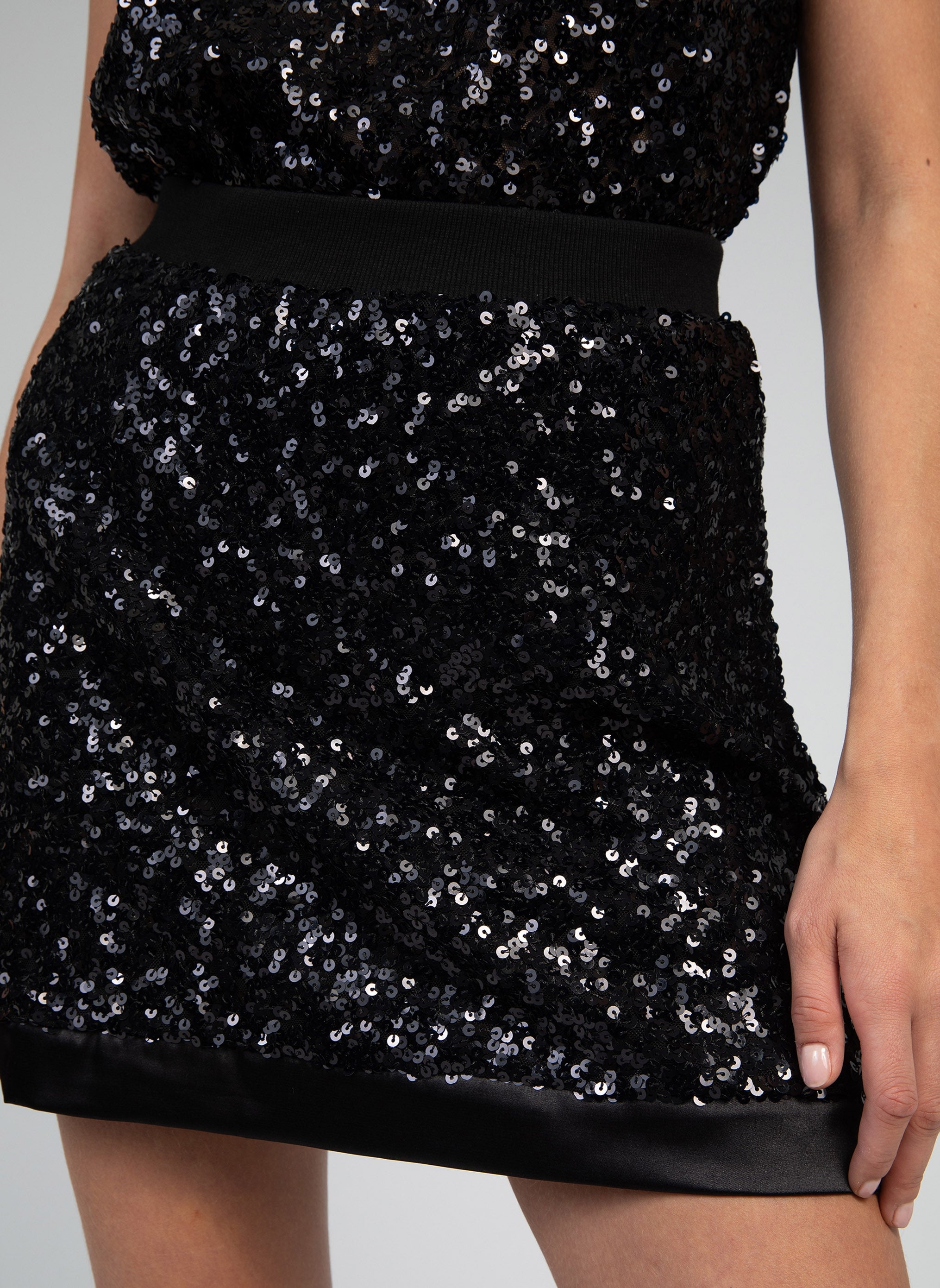 FALDA CORTA JIANNY negra