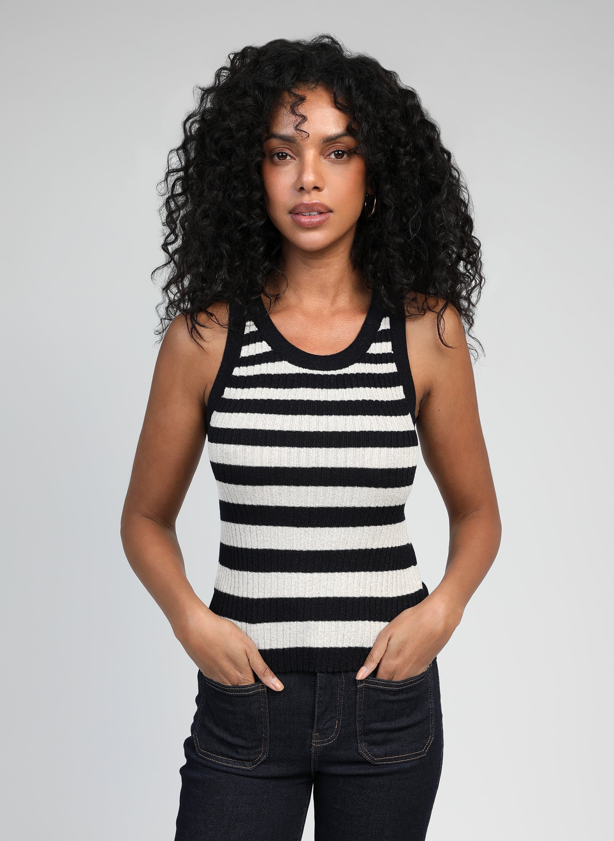 LAYA RAYE top azul marino