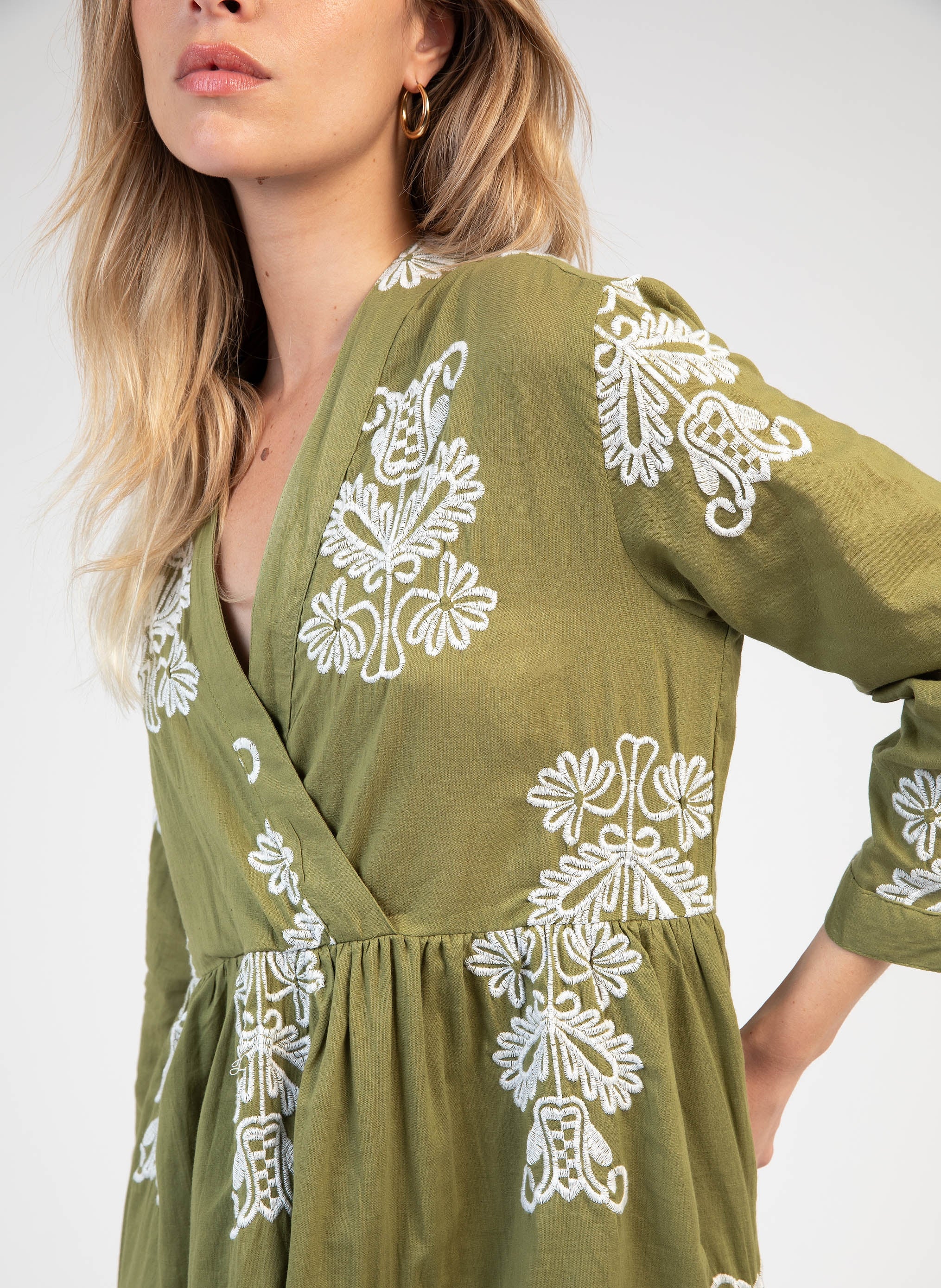 VESTIDO CORTO OVIANA caqui