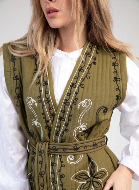 SLEEVELESS EMBROIDERED VEST SOLLY  - 12