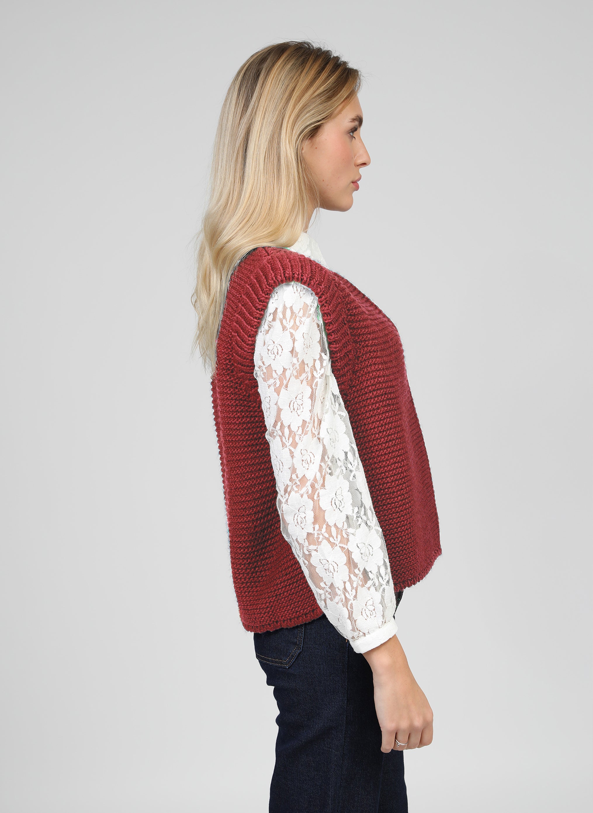 LEGRINGOU SLEEVELESS CARDIGAN in red