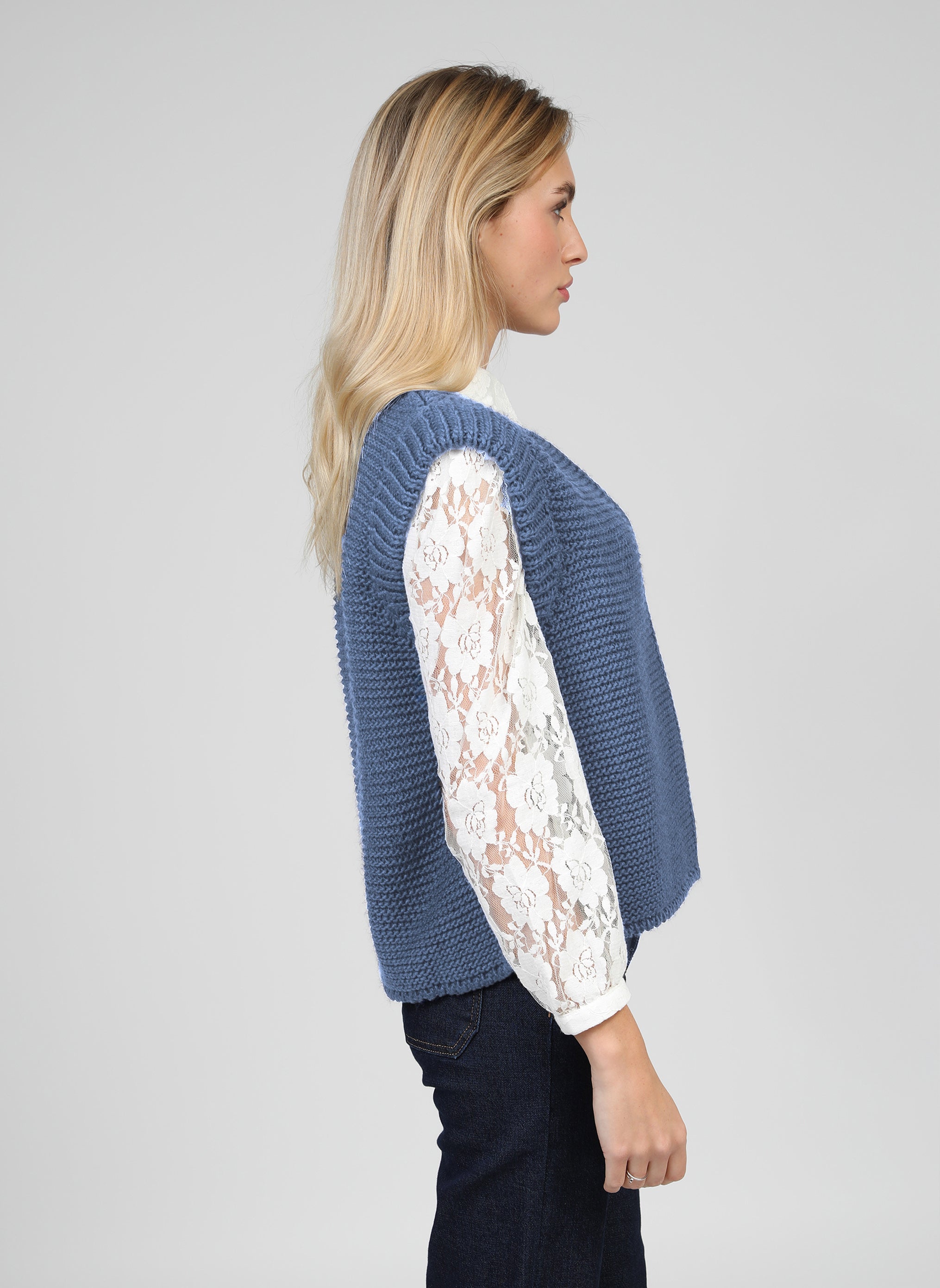 LEGRINGOU SLEEVELESS CARDIGAN in indigo