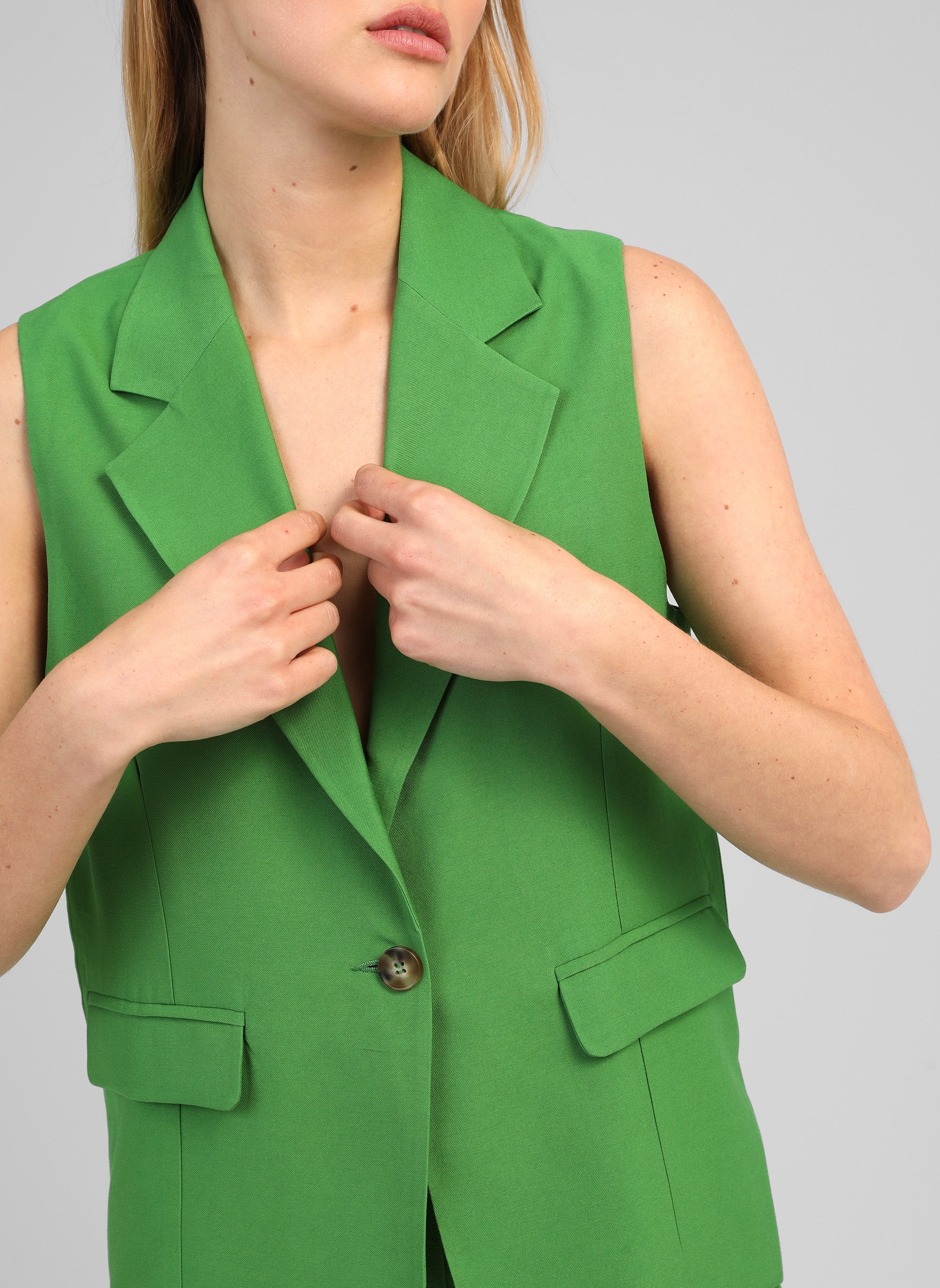 VESTE SANS MANCHES ZAKARITA pomme