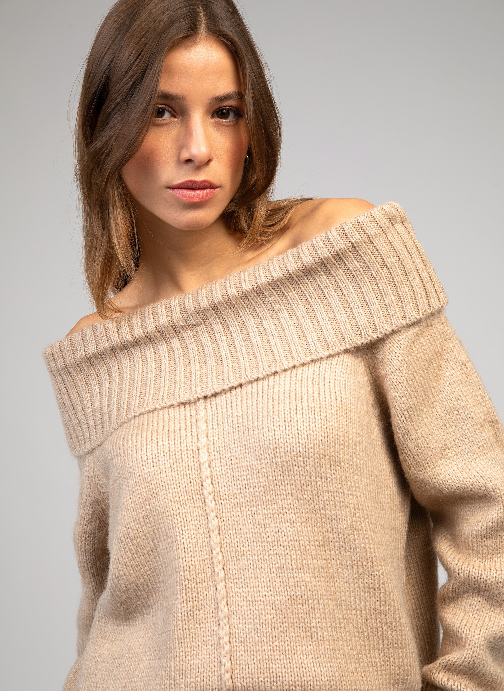 LEJUNON beige melange sweater